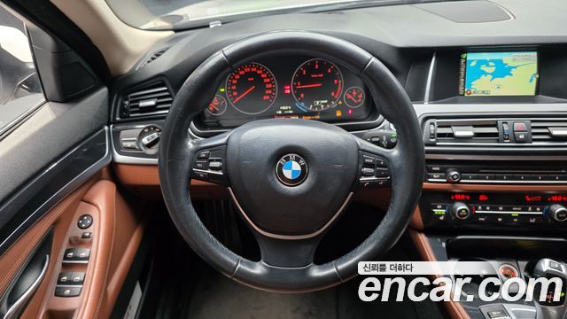 BMW 5-Series 2015 — photo 13