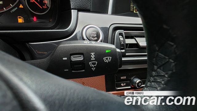 BMW 5-Series 2015 — photo 16