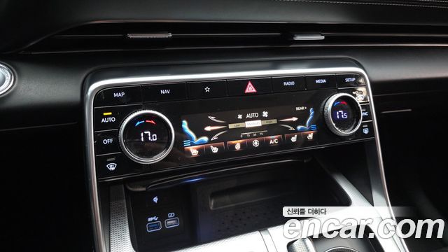 Genesis GV80 2020 — photo 23