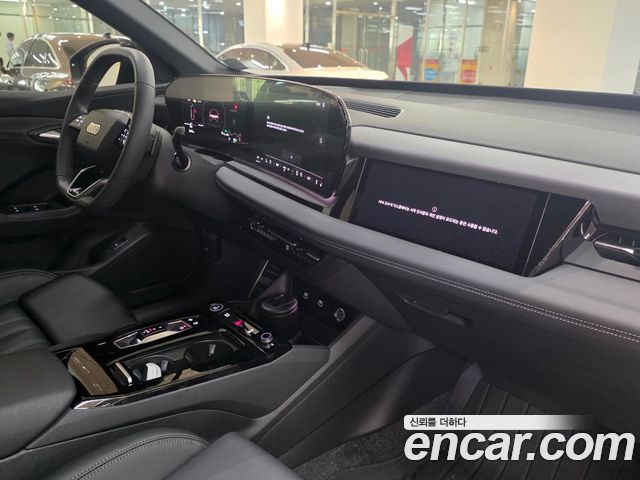 Audi Q6 e-tron 2025 — photo 7