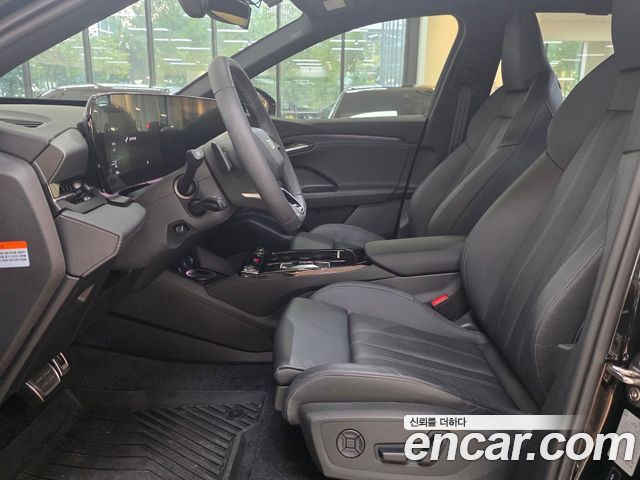 Audi Q6 e-tron 2025 — photo 10