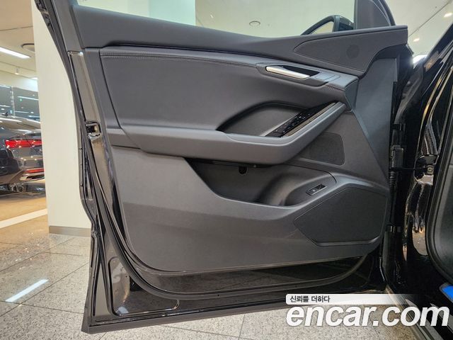 Audi Q6 e-tron 2025 — photo 11