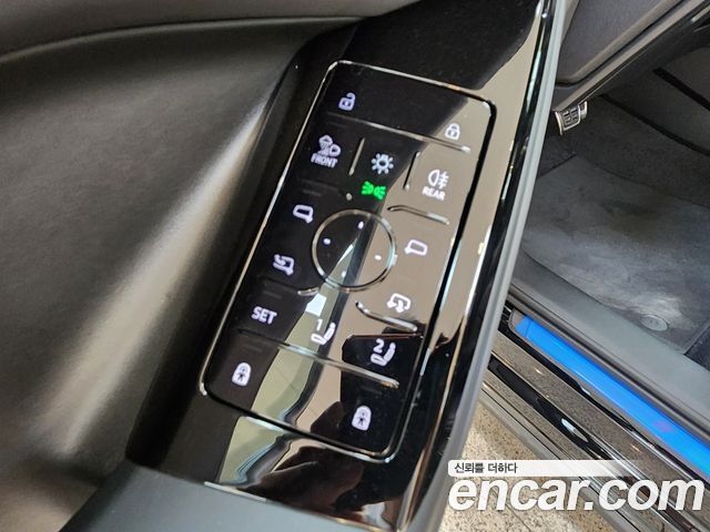 Audi Q6 e-tron 2025 — photo 12