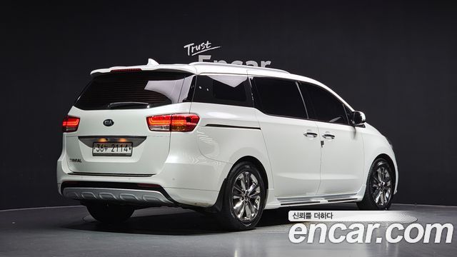 Kia Canival 2015 — photo 2
