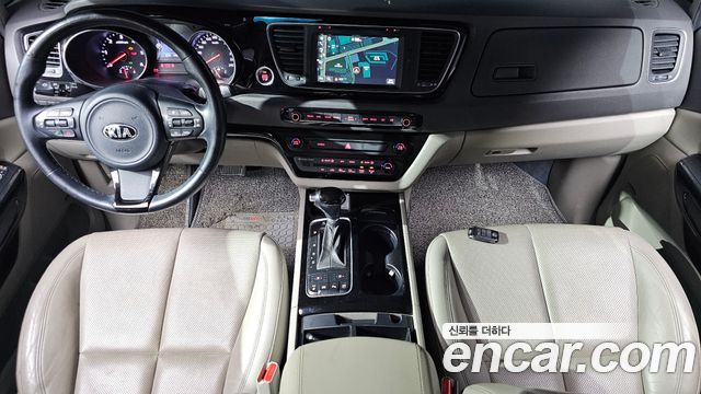 Kia Canival 2015 — photo 7
