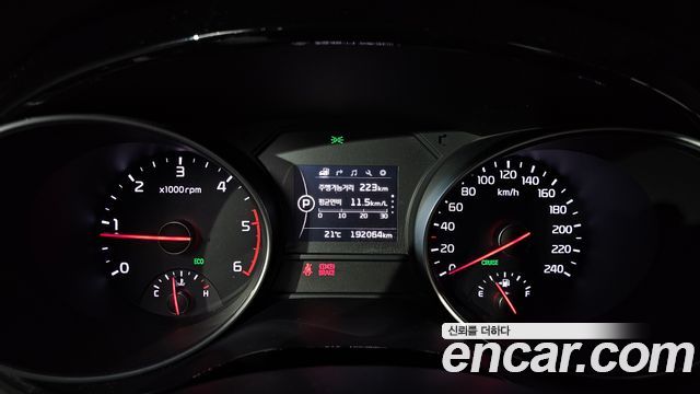 Kia Canival 2015 — photo 8