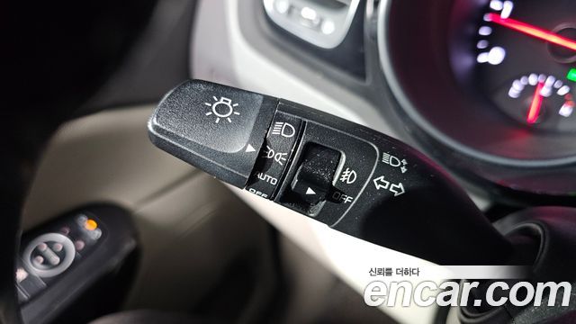 Kia Canival 2015 — photo 19