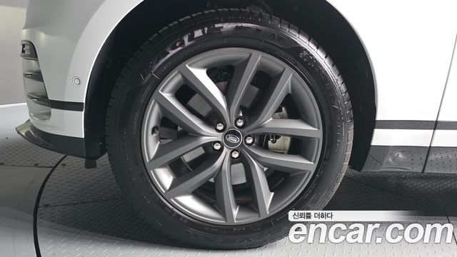 Land Rover Range Rover Velar 2026 — photo 5