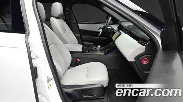 Land Rover Range Rover Velar 2026 — photo 17