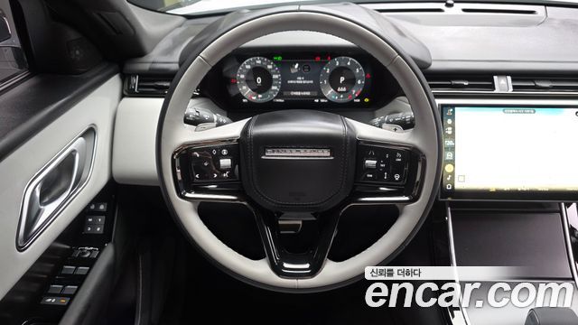 Land Rover Range Rover Velar 2026 — photo 19