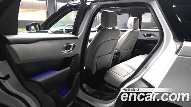 Land Rover Range Rover Velar 2026 — photo 16