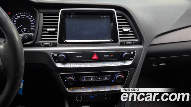 Hyundai Sonata 2018 — photo 19