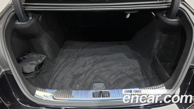Mercedes-Benz S-Class 2021 — photo 28