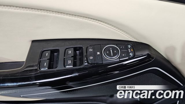 Kia K7 2017 — photo 24