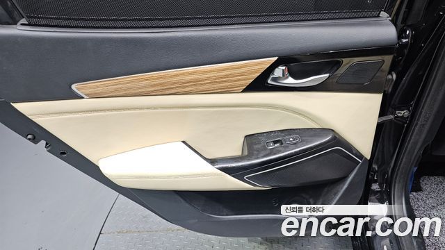 Kia K7 2017 — photo 15