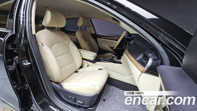 Kia K7 2017 — photo 16