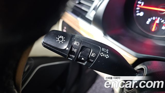 Kia K7 2017 — photo 28