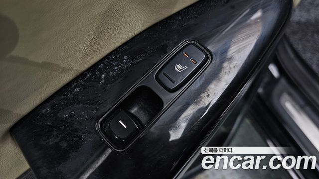 Kia K7 2017 — photo 31