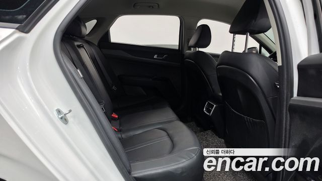 Kia K5 2021 — photo 17
