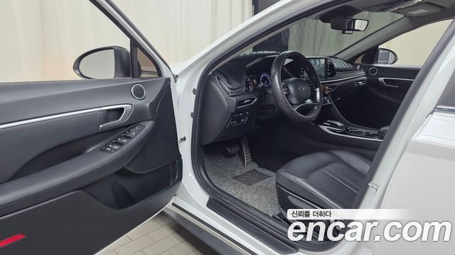Hyundai Sonata 2022 — photo 13