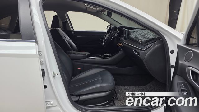 Hyundai Sonata 2022 — photo 17