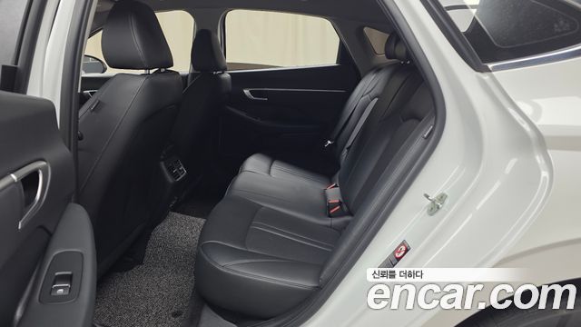 Hyundai Sonata 2022 — photo 18