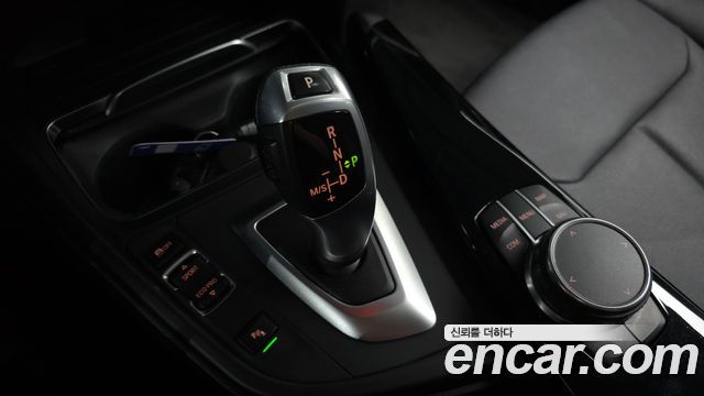 BMW 3-Series 2017 — photo 12