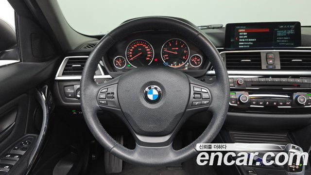 BMW 3-Series 2017 — photo 19