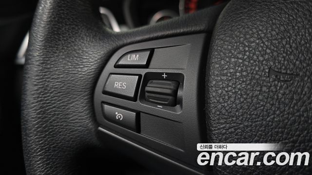 BMW 3-Series 2017 — photo 29