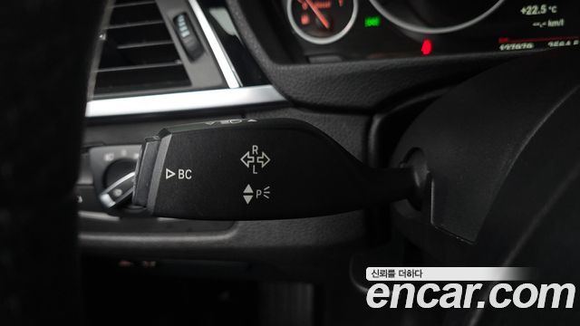 BMW 3-Series 2017 — photo 31