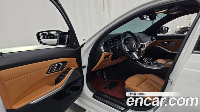 BMW 3-Series 2019 — photo 13