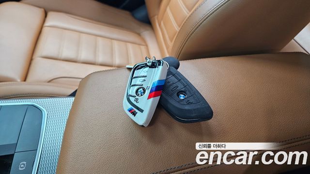 BMW 3-Series 2019 — photo 23