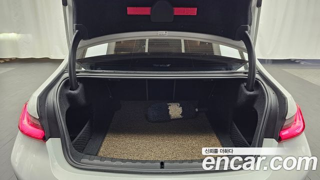 BMW 3-Series 2019 — photo 26