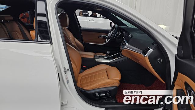 BMW 3-Series 2019 — photo 16