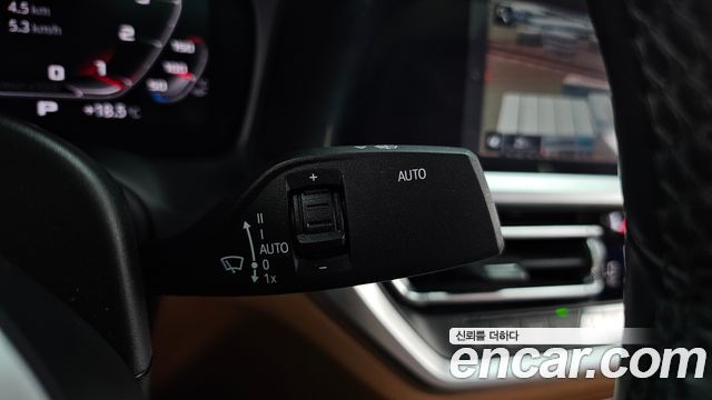BMW 3-Series 2019 — photo 29