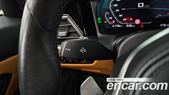BMW 3-Series 2019 — photo 30