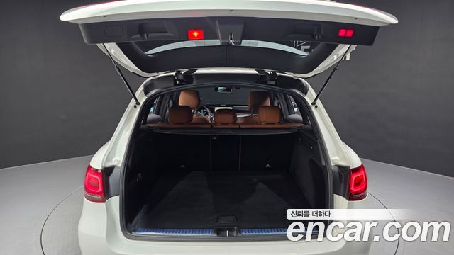 Mercedes-Benz GLC-Class 2022 — photo 20