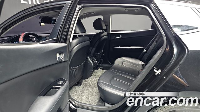 Kia K5 2019 — photo 17