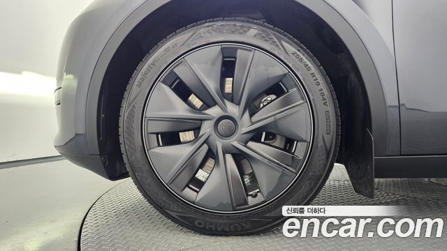 Tesla Model Y 2024 — photo 5