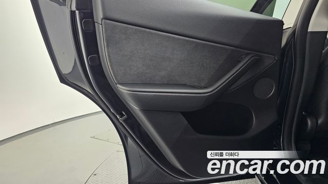 Tesla Model Y 2024 — photo 15