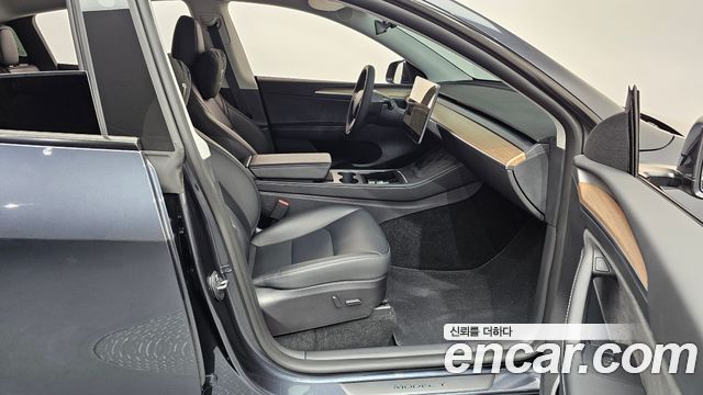 Tesla Model Y 2024 — photo 16