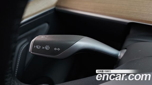 Tesla Model Y 2024 — photo 28