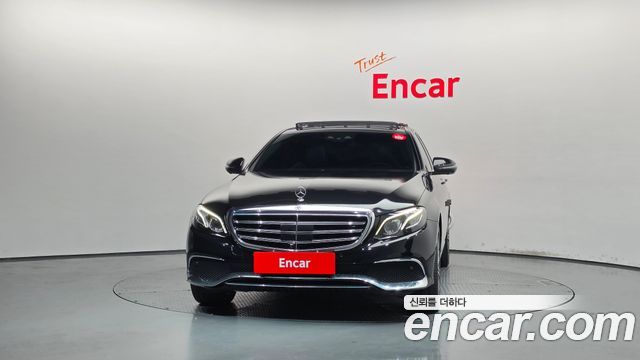 Mercedes-Benz E-Class 2017 — photo 3