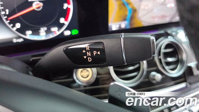 Mercedes-Benz E-Class 2017 — photo 9