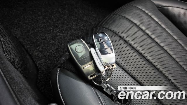 Mercedes-Benz E-Class 2017 — photo 18