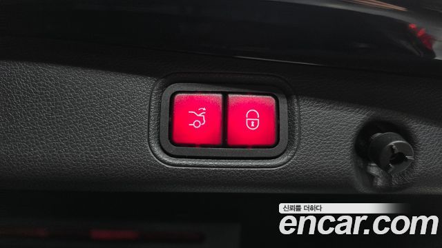 Mercedes-Benz E-Class 2017 — photo 19