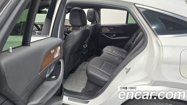 Mercedes-Benz GLE-Class 2021 — photo 17