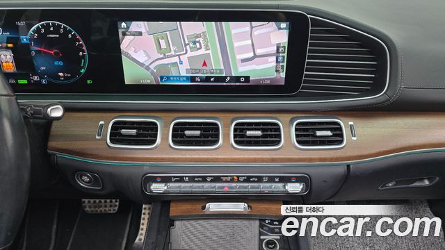 Mercedes-Benz GLE-Class 2021 — photo 18