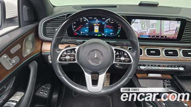 Mercedes-Benz GLE-Class 2021 — photo 19