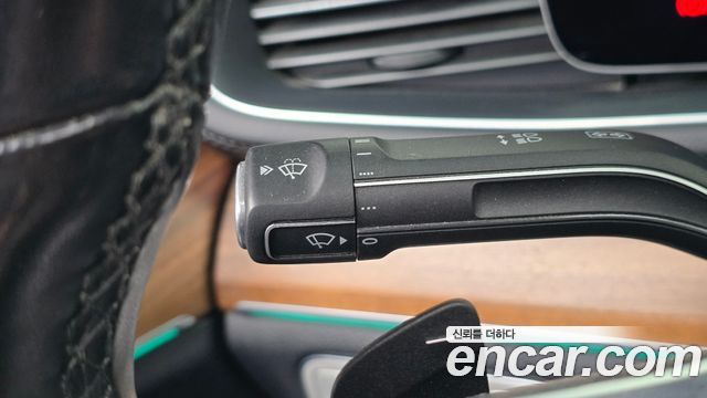 Mercedes-Benz GLE-Class 2021 — photo 26